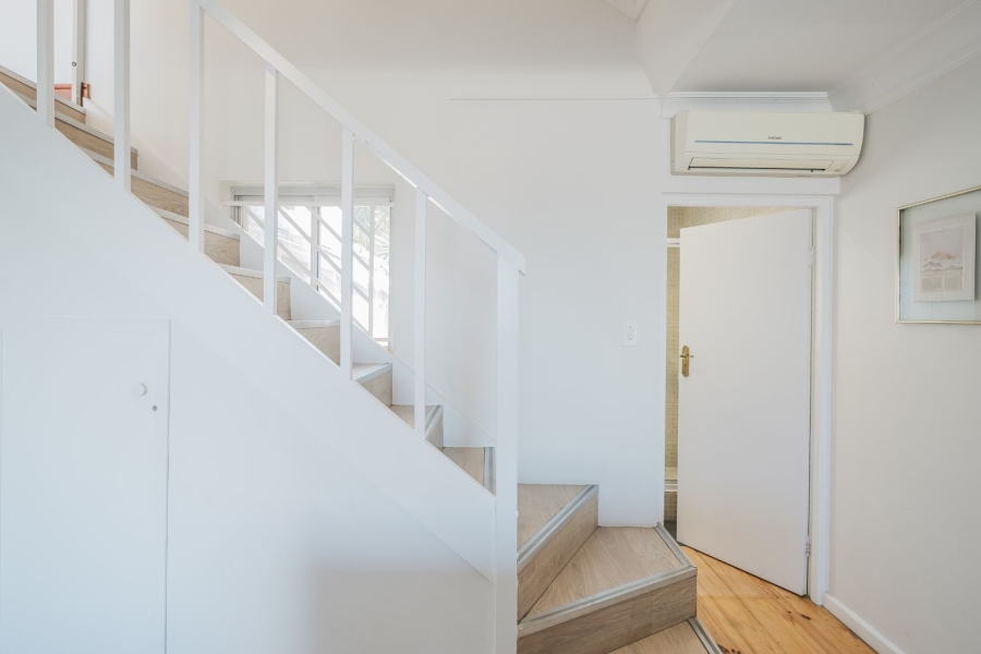 4 Bedroom Property for Sale in Fresnaye Western Cape